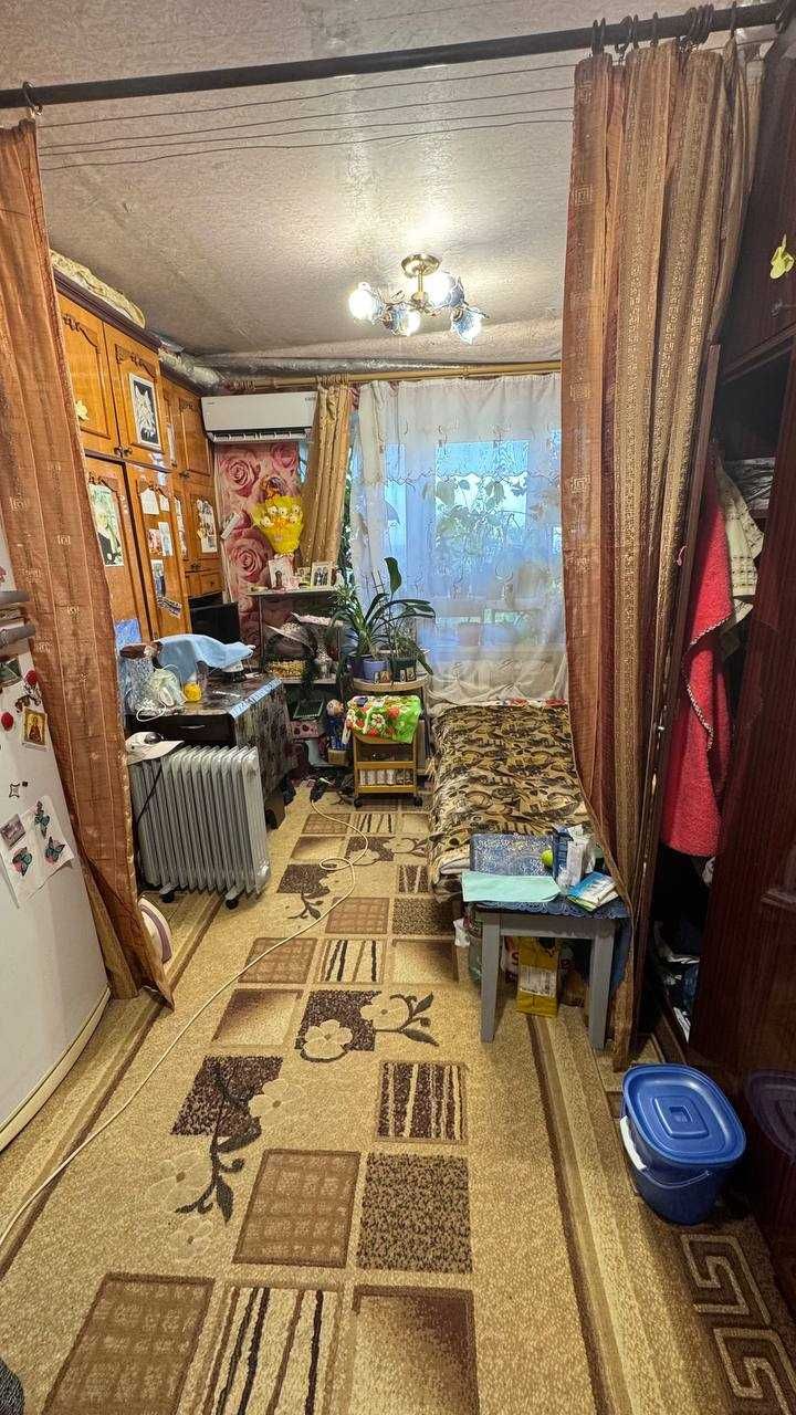 Продам кімнату в гуртожитку на вул. Жебунова 11