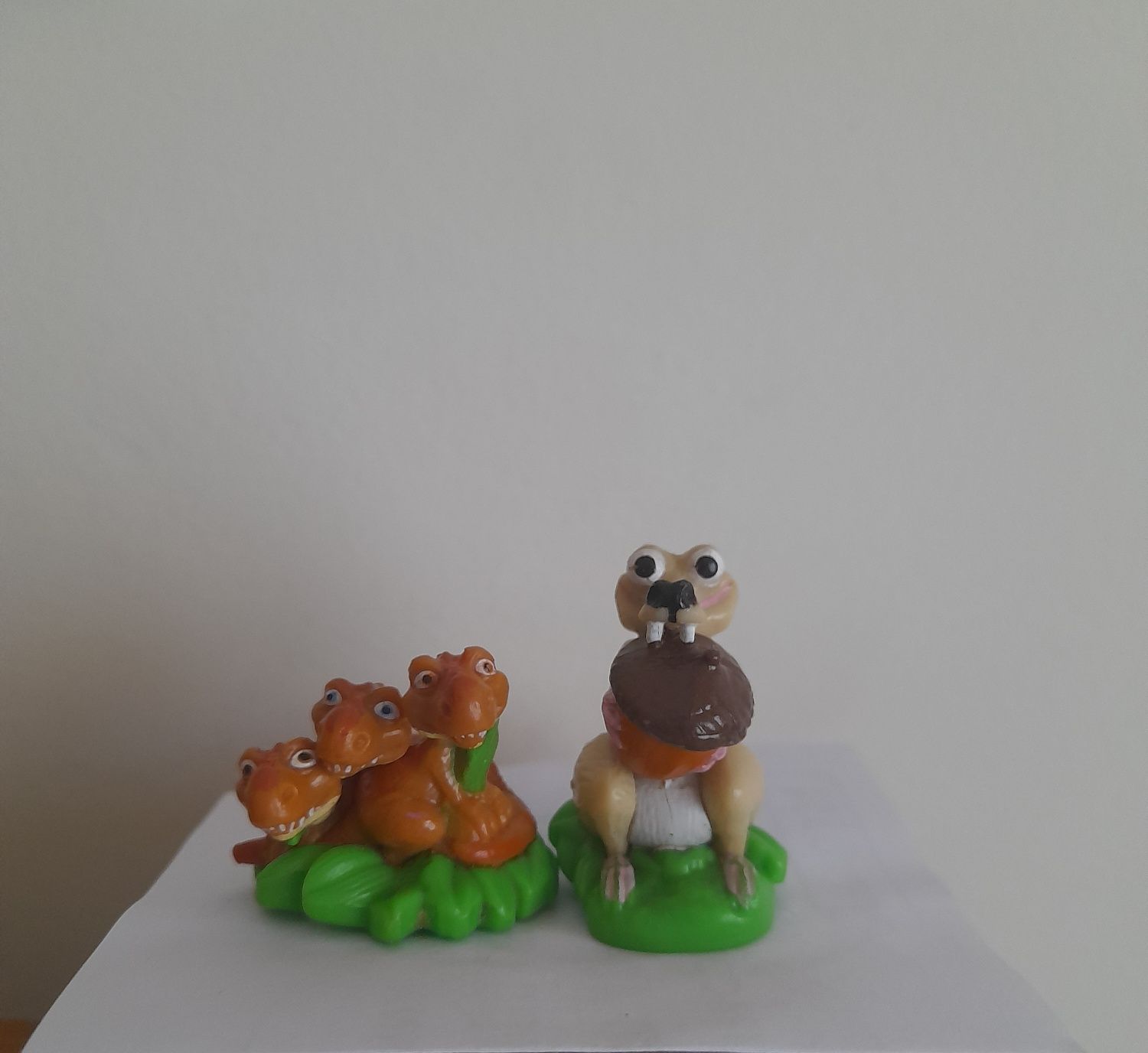 Bonecos miniaturas várias coleções