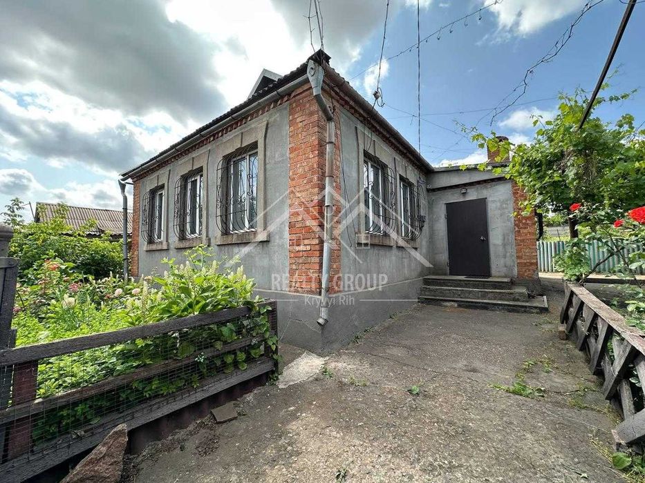 Продаж будинку з гаражем в Металургійному районі