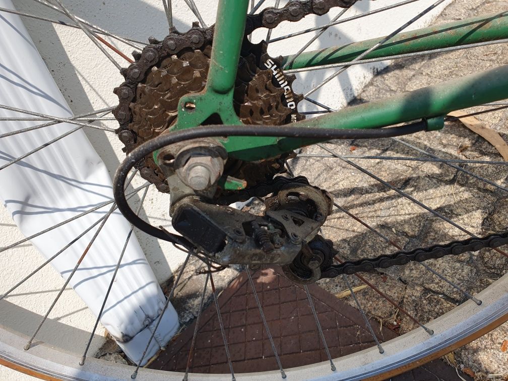 Bicicleta antiga tipo corrida