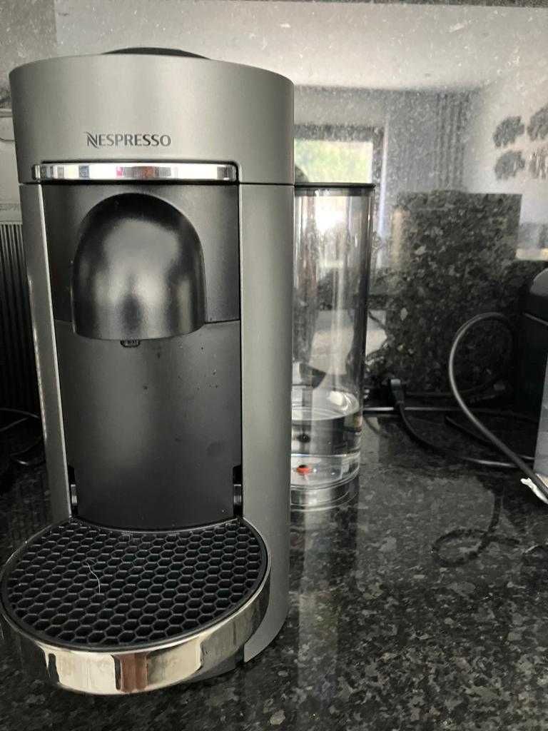 Maquina de café Nespresso VertuoPlus Deluxe Titan D