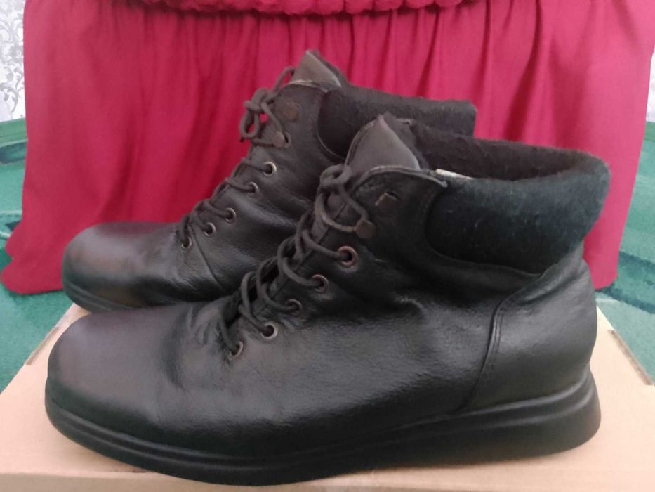 Шкіряні жіночі ботинки  демісезон р 39-25 см ціна-330грн