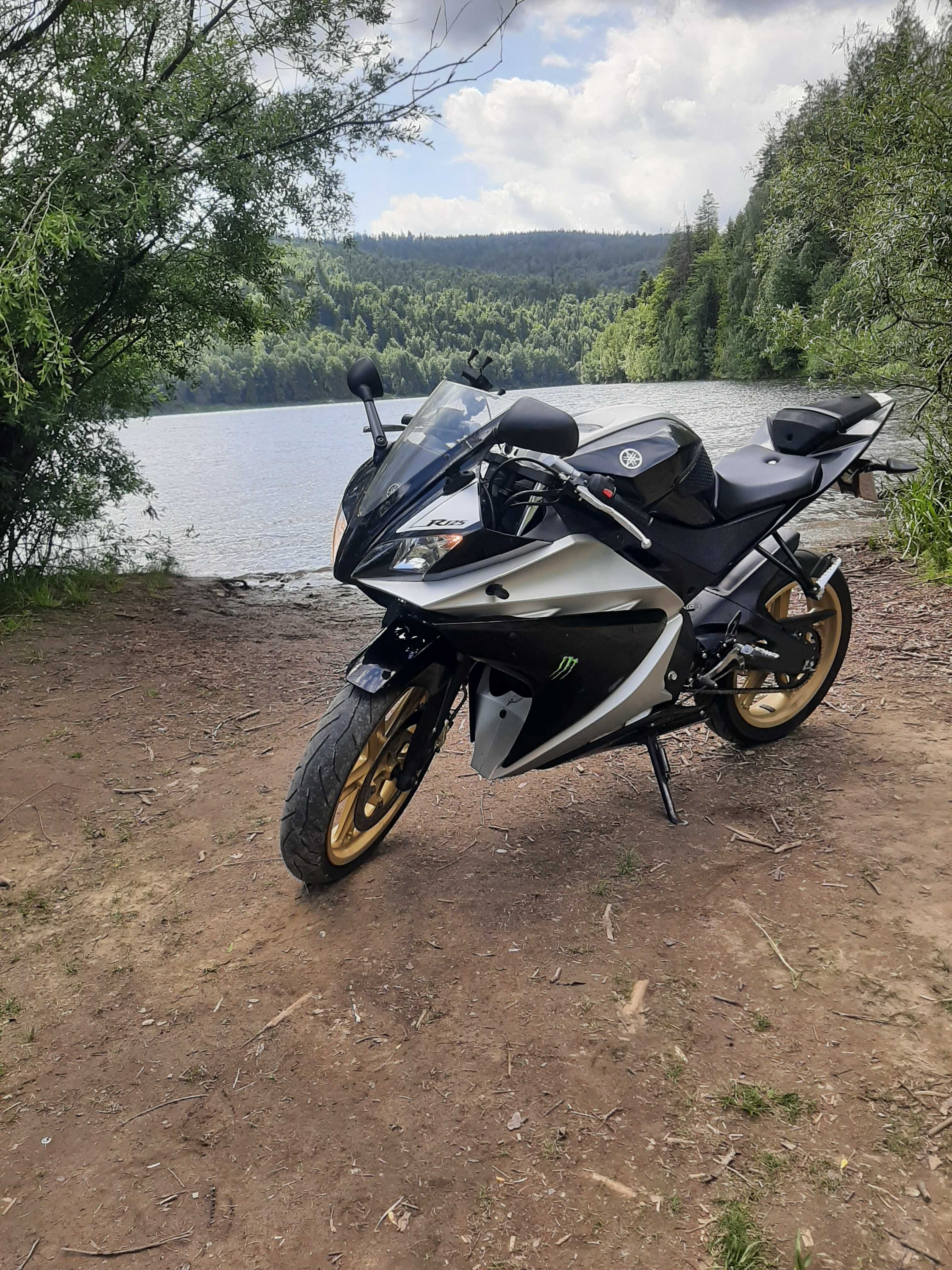 Motocykl ścigacz yamaha yzf r125 oryginalna, piękna