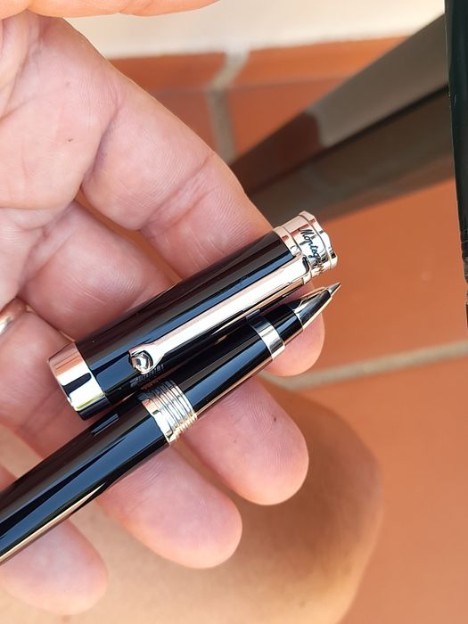 Caneta Rollerball Montegrapa Parola preto e platina