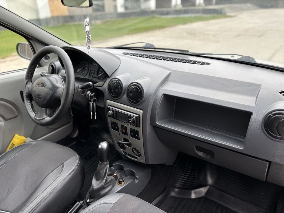 Продам Дачию Логан 1.4 MPI