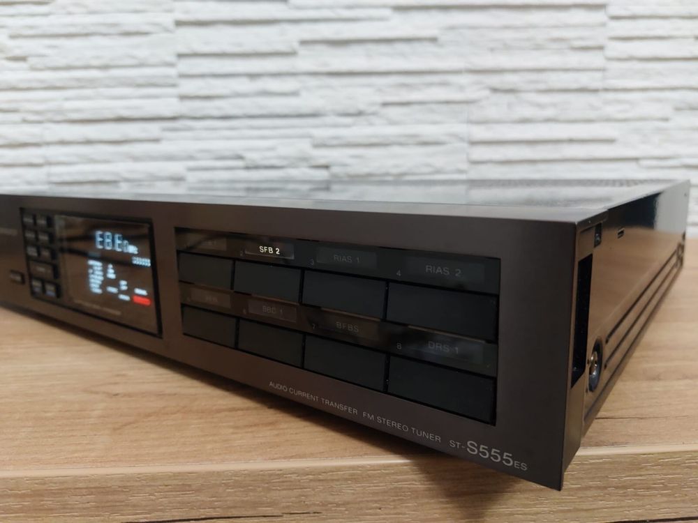 Tuner radiowo cyfrowy Sony ST-S555S