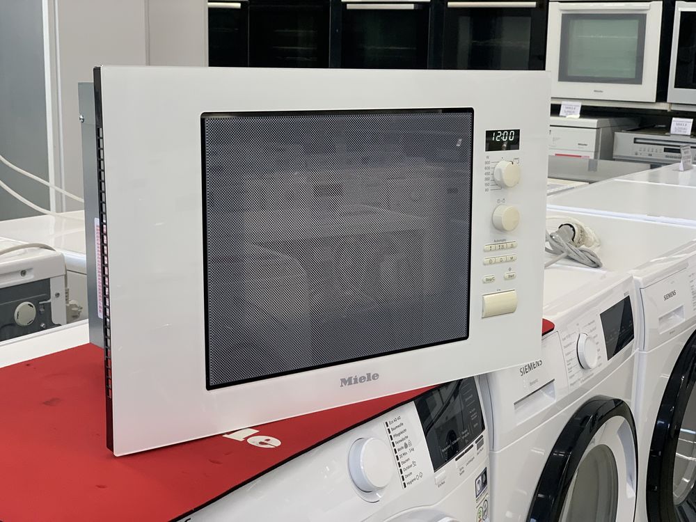 Вбудована мікрохвильова піч Miele M 6032