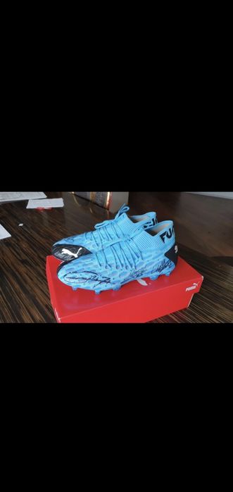 Chuteiras assinadas por Henry, Griezmann, Luis Suarez e mais 
S