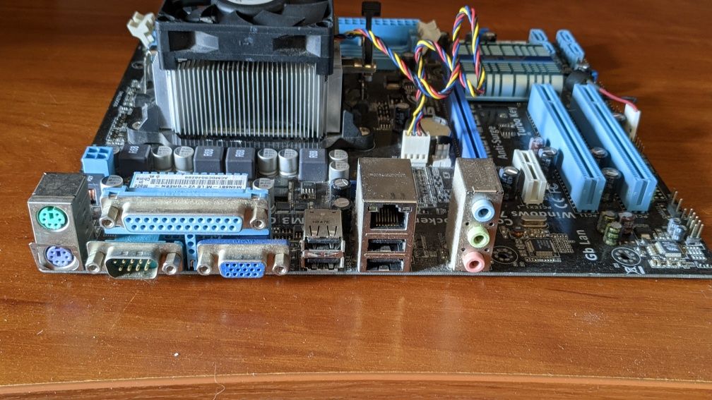 Комплект Asus M4N68T-M LE V2 AMD Phenom II X2 555 BE 3,2 GHz