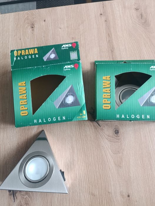 Oprawa halogenowa podszafkowa