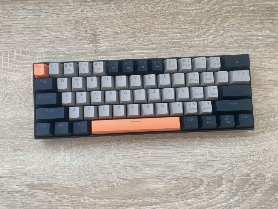 Клавіатура Redragon Dragonborn K630 в доброму стані