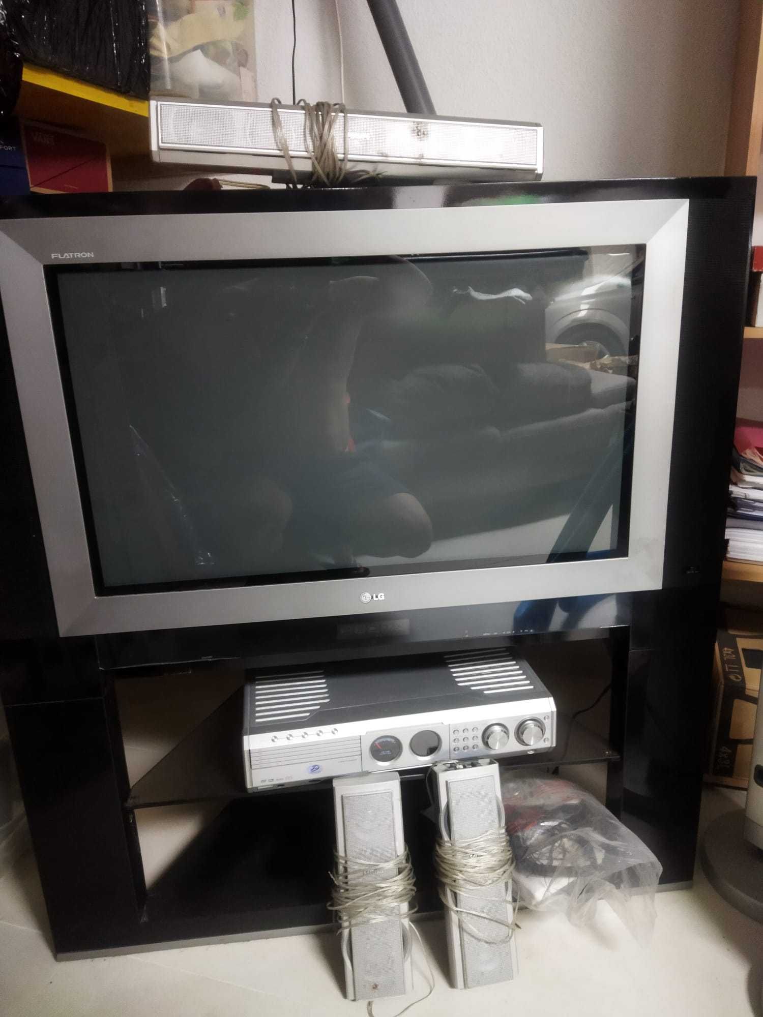 Televisão LG Lafinion 82w com sistema Surrond PHILIPS MX5700D/25S