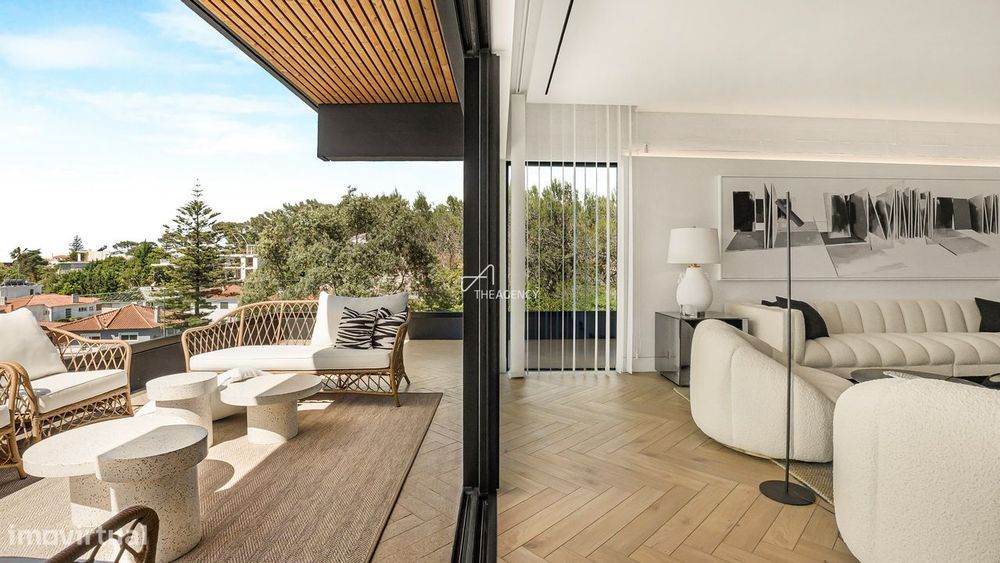 Elegante Moradia Contemporânea com Vista Mar e Jardim em Cascais