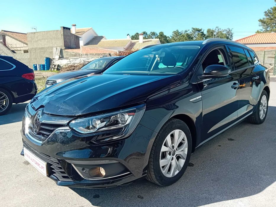 Renault Megane Sp. Tourer 1.5 Bluedci Limited c/IVA (pequeno sinistro)