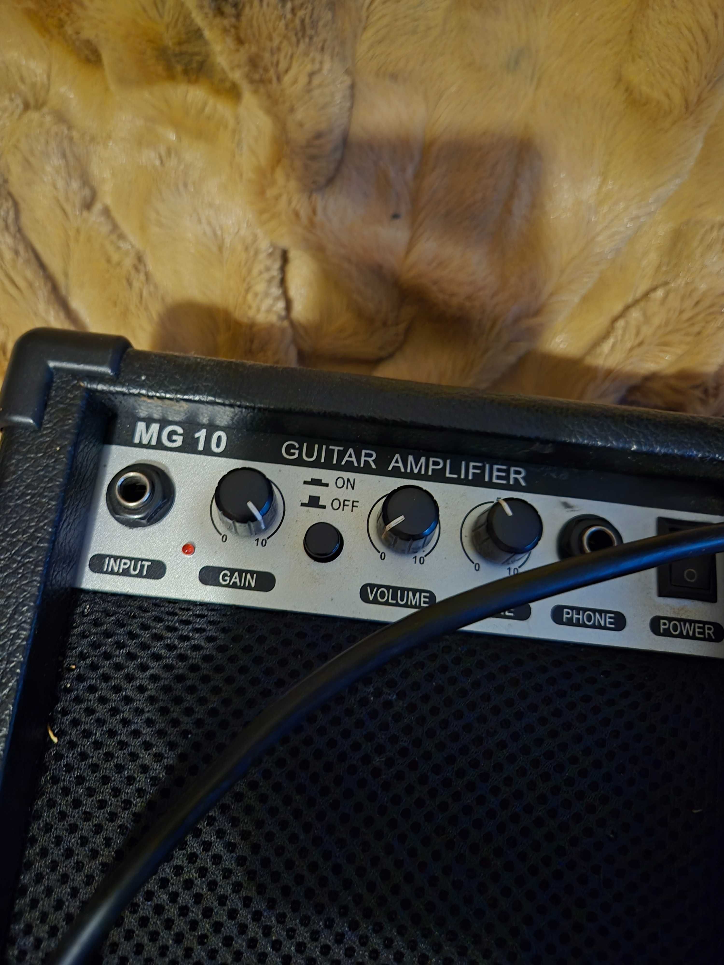 Tani wzmacniacz gitarowy combo piec