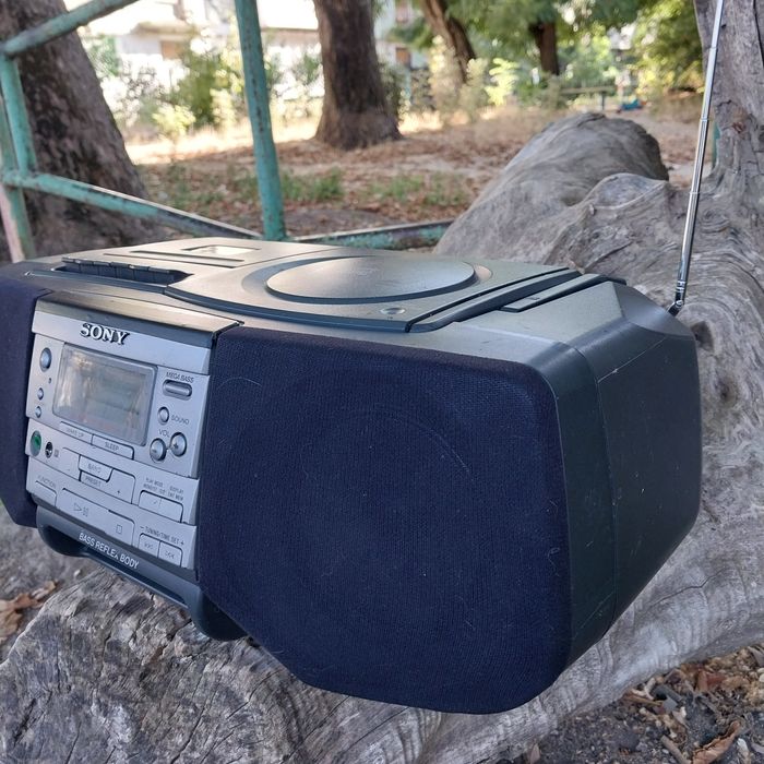 Кассетная магнитола SONY cfd-s37 l