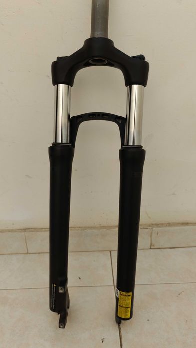 Suspensão Suntour XCM 30 para roda 29 como nova.