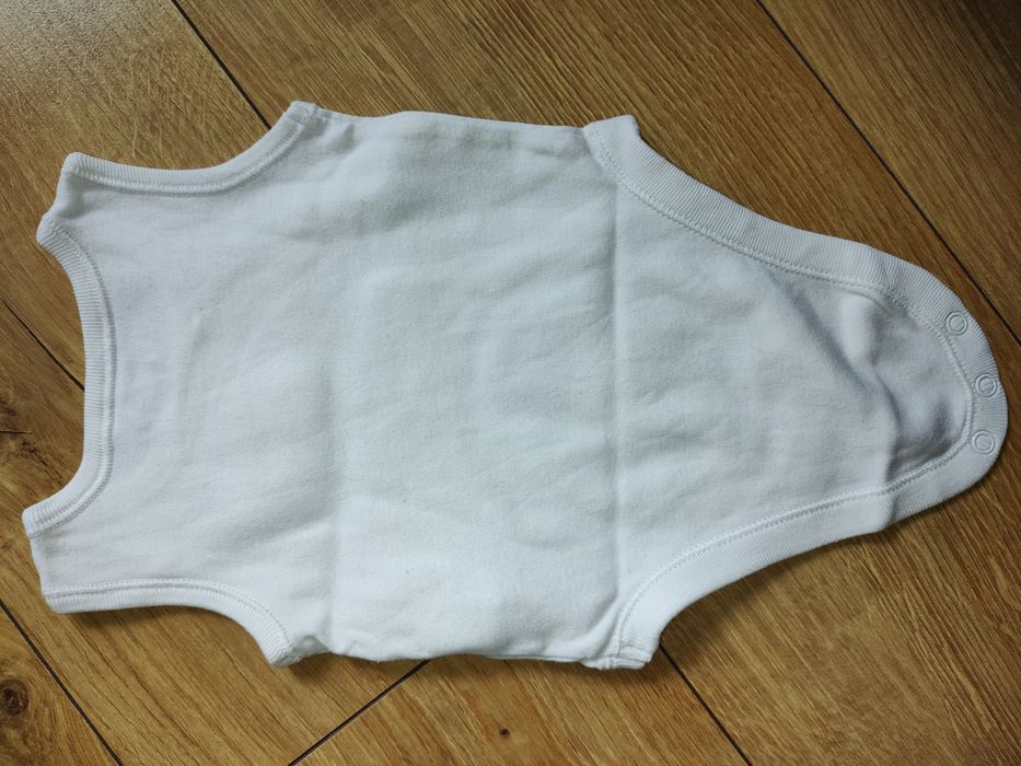 Body białe bez rękawów F&F rozmiar 62