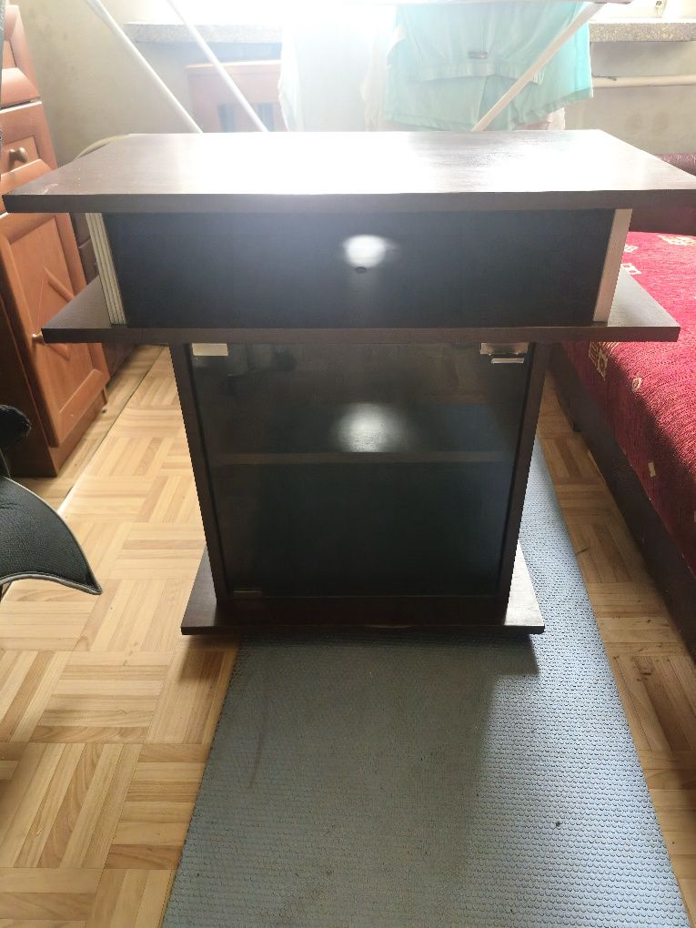 Stolik pod telewizor