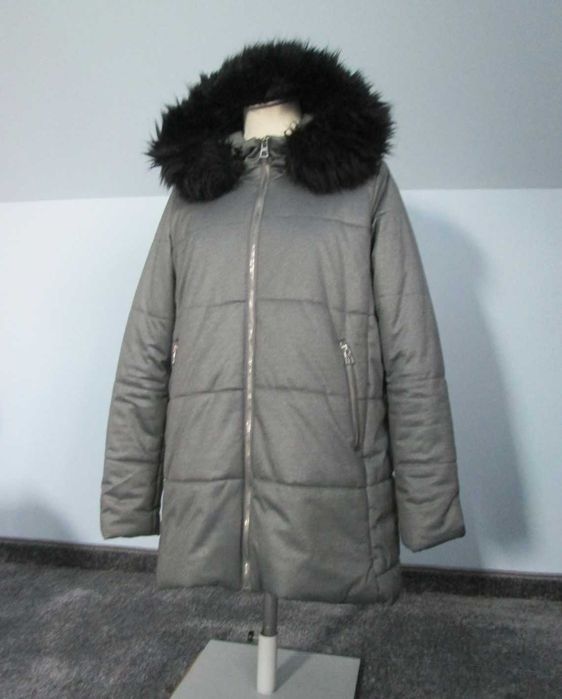Szara jesienno zimowa kurtka z kapturem Mohito