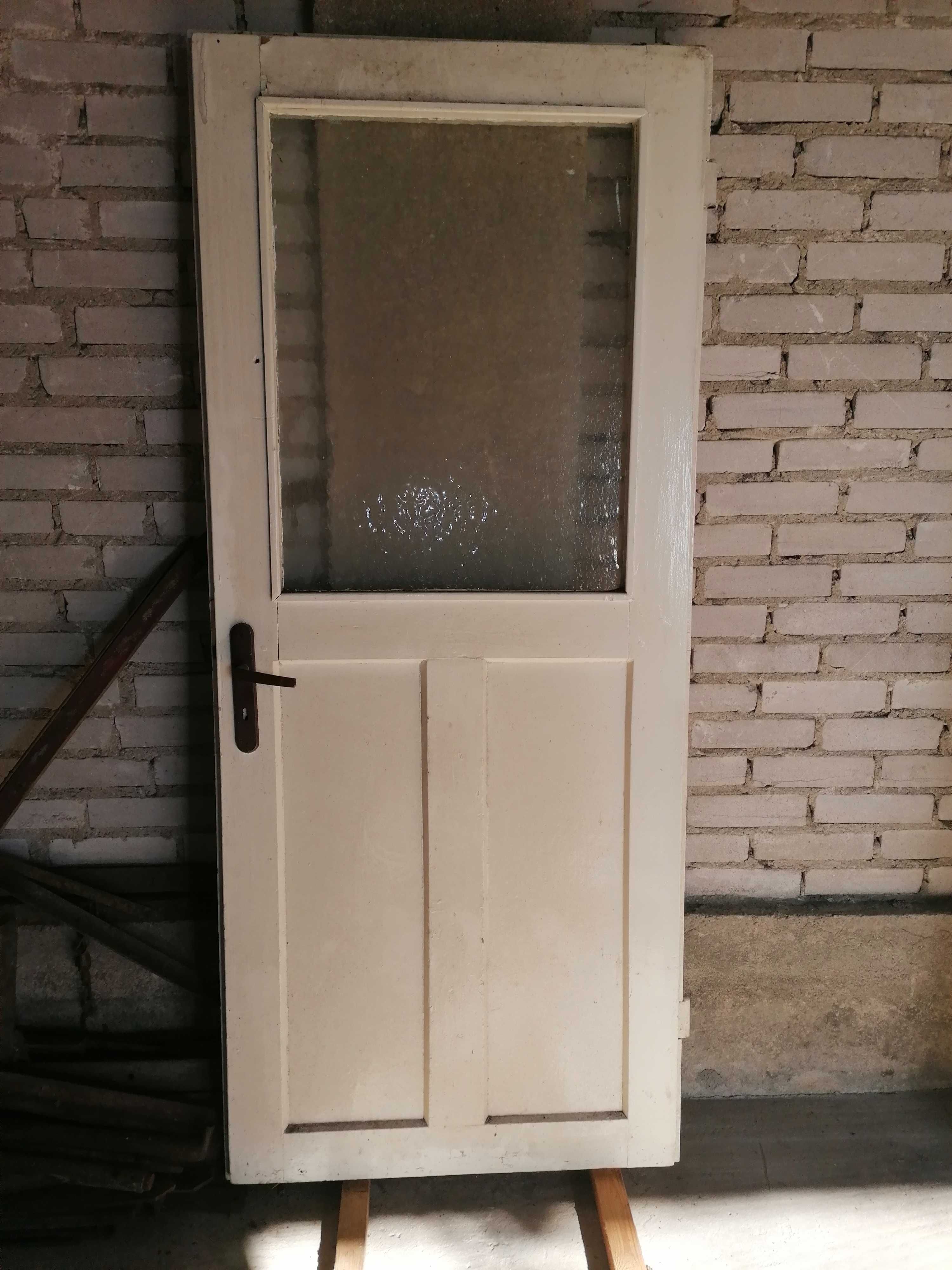 Drzwi z czasów PRL
