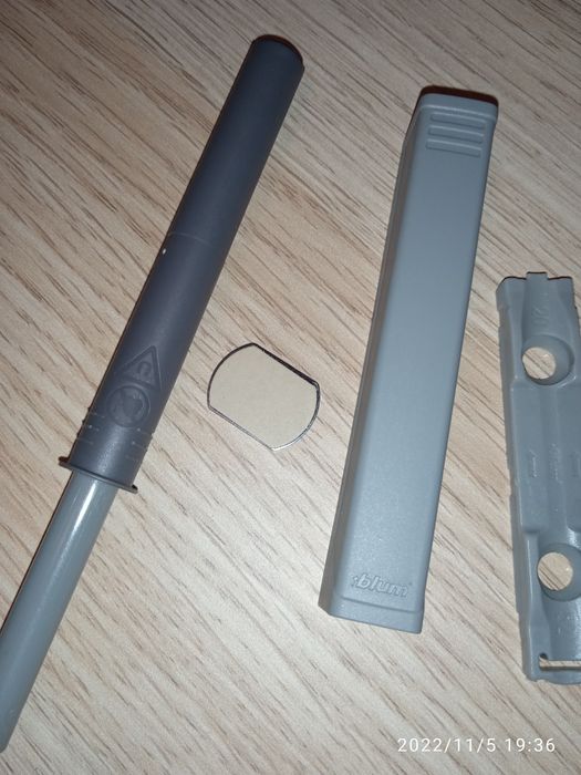 Мебельная фурнитура