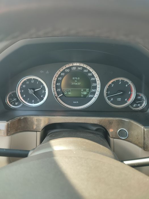 Mercedes E350 V6