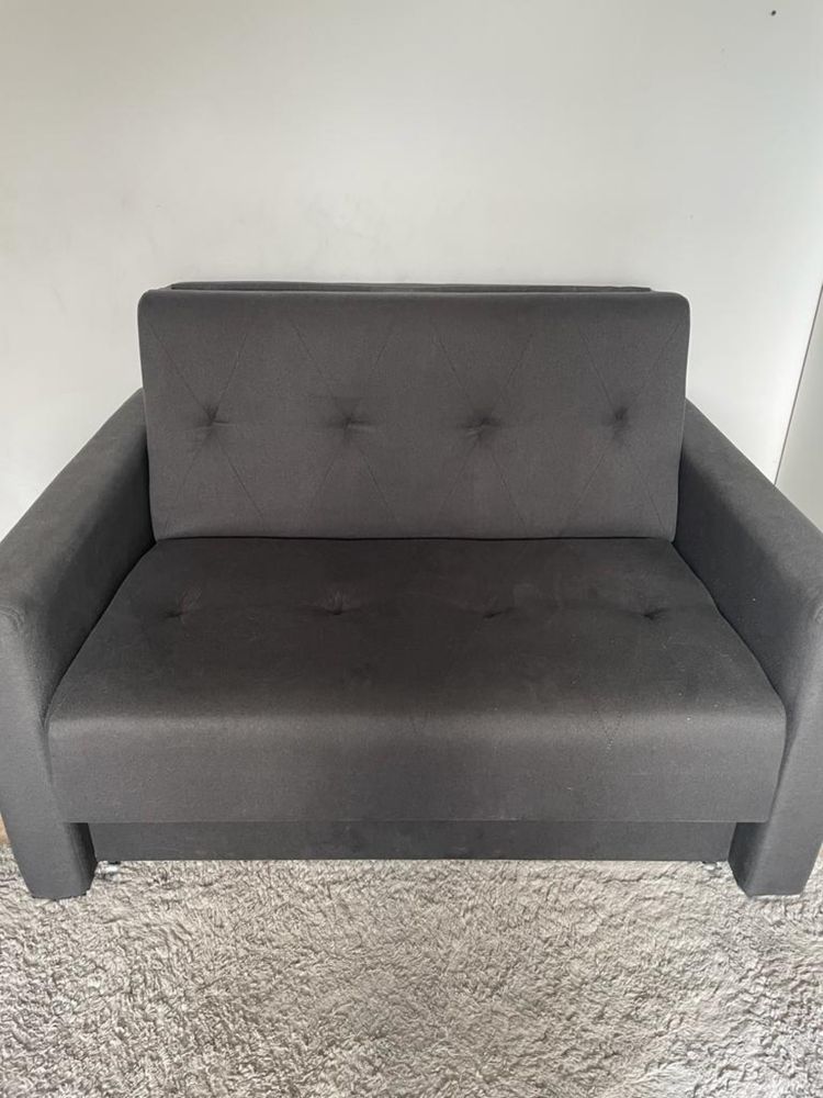 Rozkładana sofa dwuosobowa