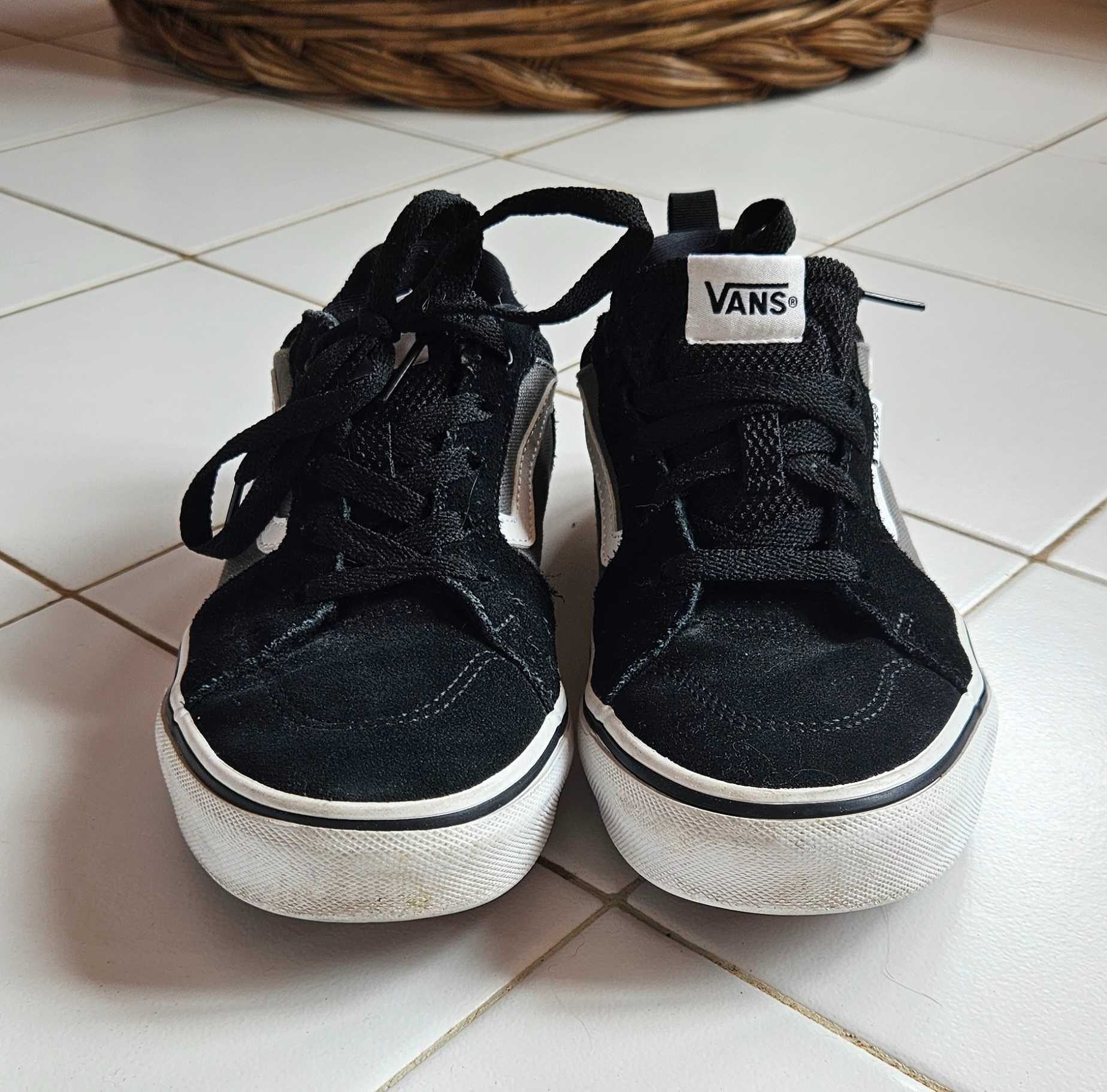 Ténis Vans de Menina pretos