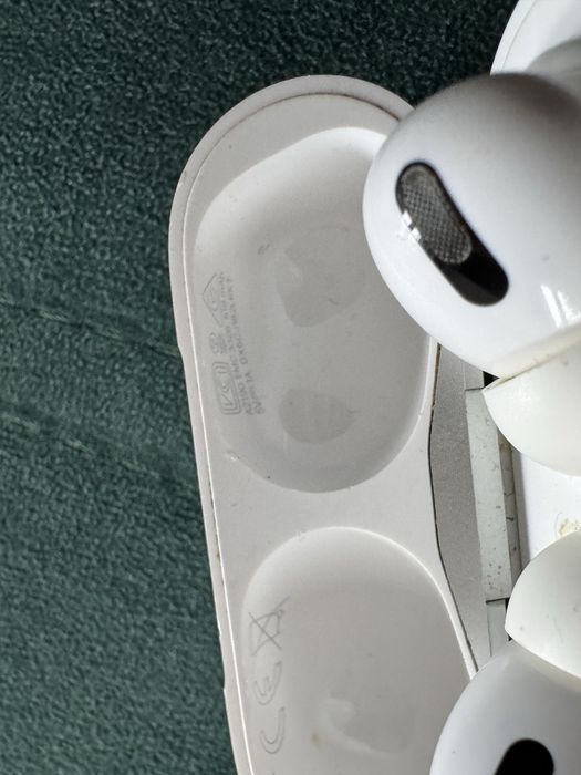 Air pods pro uszkodzone