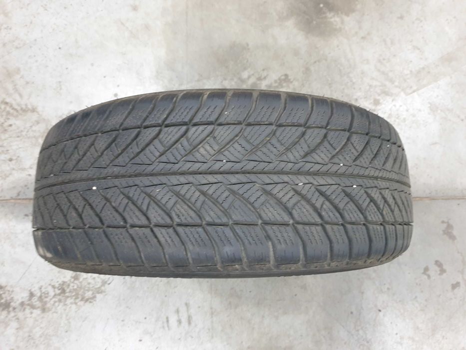 1szt. 225/55/17 97H Goodyear UG Performance 2 6,5mm 2018r [ 10879 ]