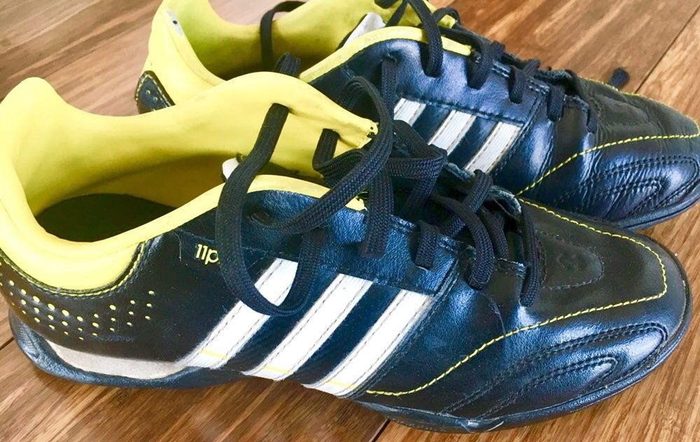 Buty sportowe ADIDAS. Rozmiar 35.