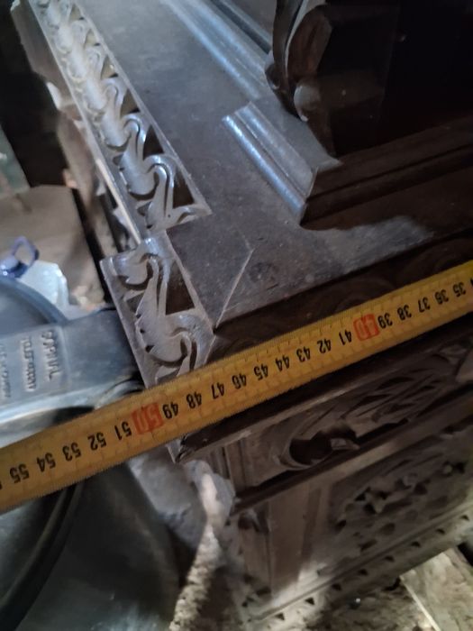 Móvel antigo em bom estado