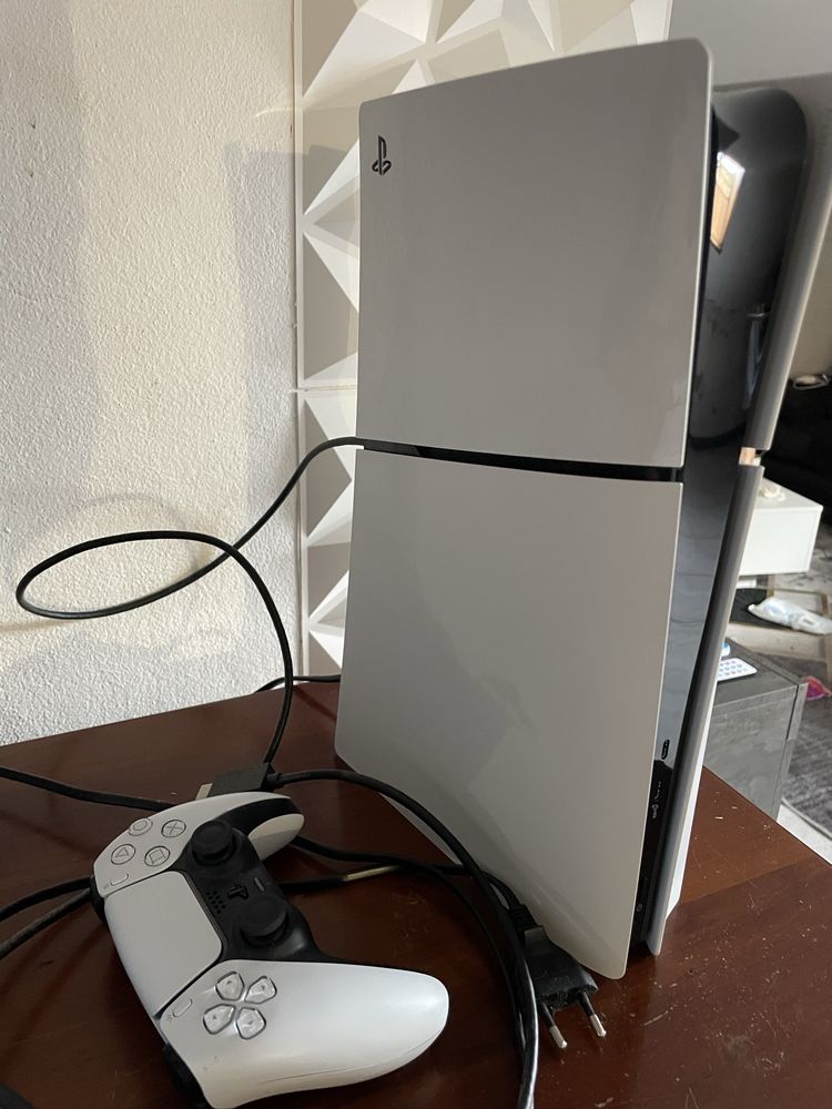 Vendo ps5 slim quase novo com 3 jogos