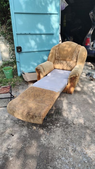 Продам розкладне крісло