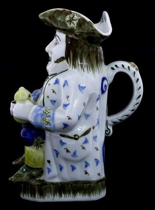 Jarro Toby Jug em Porcelana de Viana do Castelo