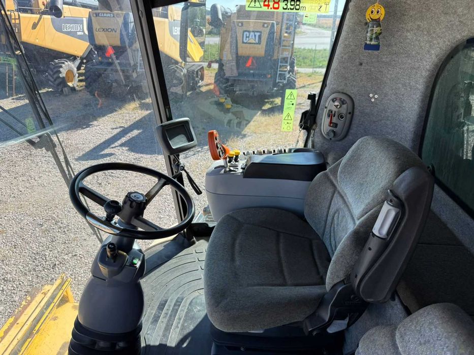 Зернозбиральний комбайн New Holland CX840