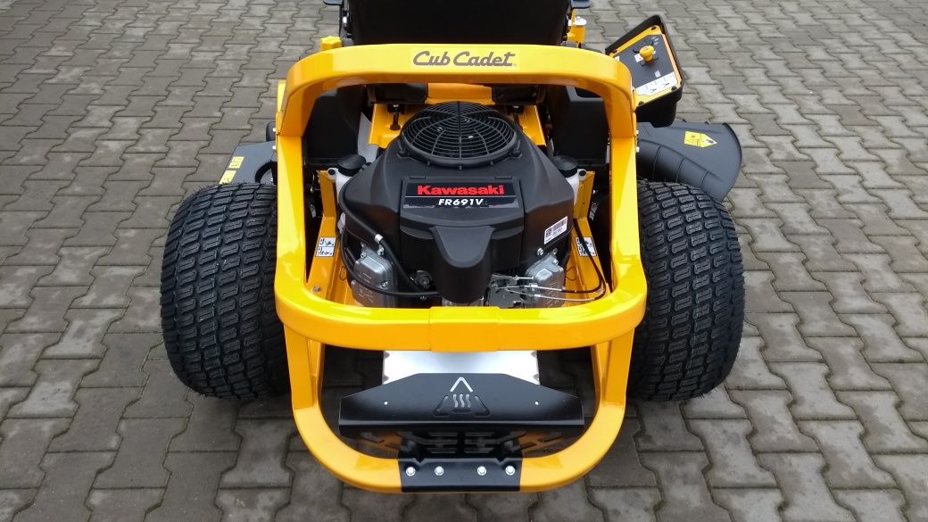 Traktorek kosiarka CUB CADET XZ5 137CM  V Kawasaki 22KM USA od ręki