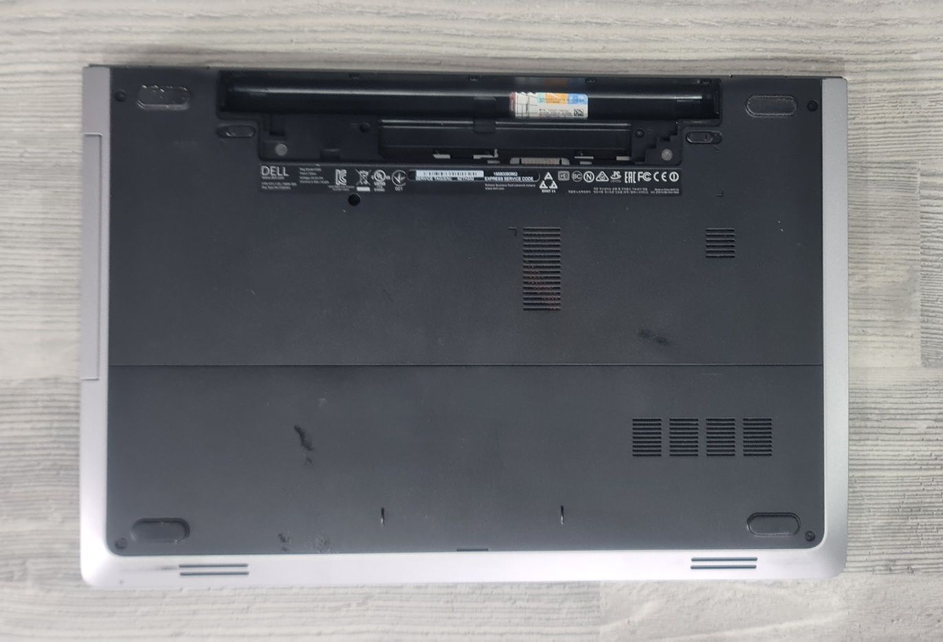 Laptop DELL, Intel I7, 8GB ram, 1TB SSHD, dwie grafiki, 17,3 cala