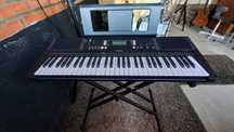 Órgão Yamaha PSR-E373