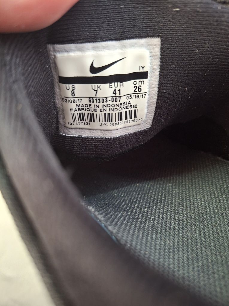 Кроссовки Nike SB Stefan Janoski Black 
ОРИГИНАЛ 
Отлично подходят для