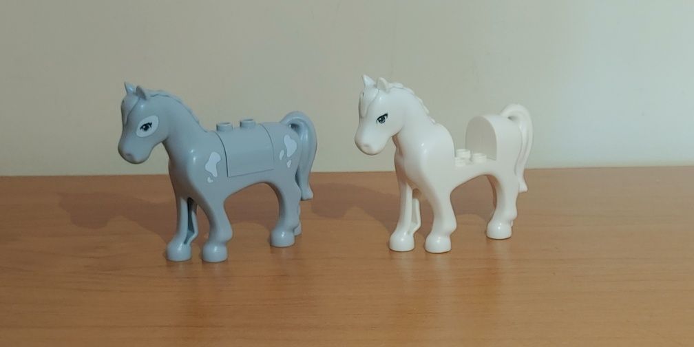 Lego oryginalne konie friends biały i szary koniki