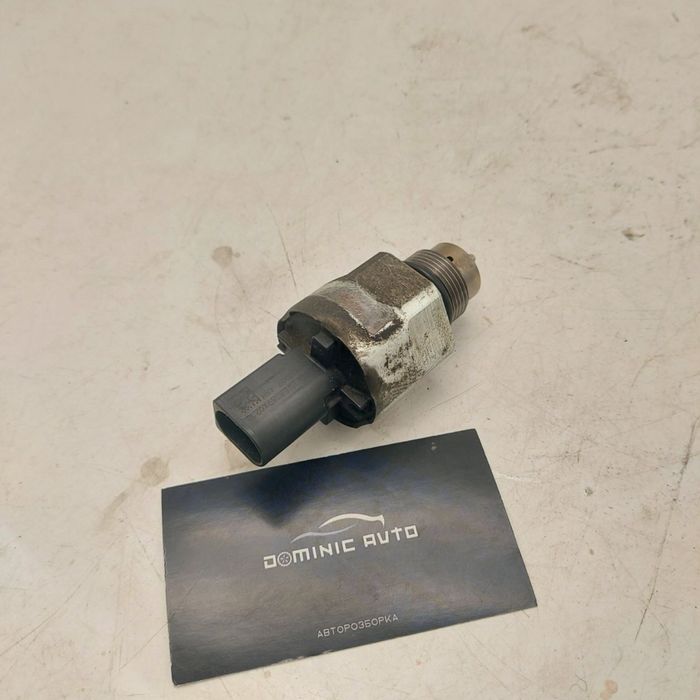 Клапан регулювання тиску паливної рампи Skoda SuperB 2 03L130764A