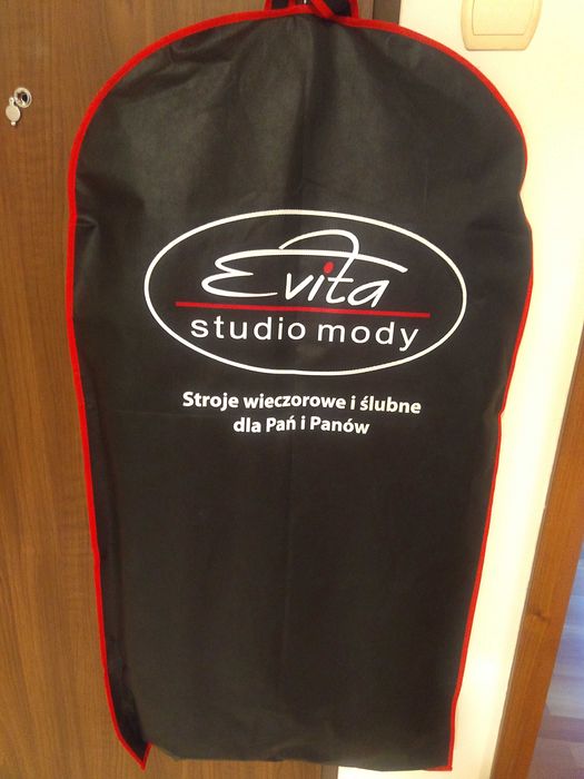 Piękna granatowa elegancka sukienka