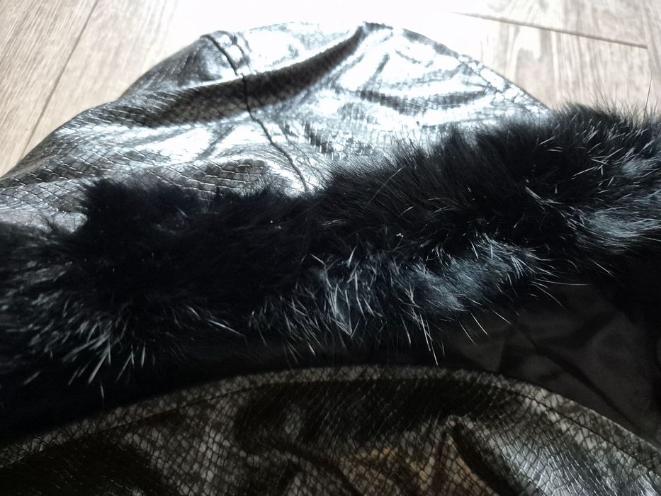 Nowa, zimowa kurtka z naturalnym futerkiem przy kapturze