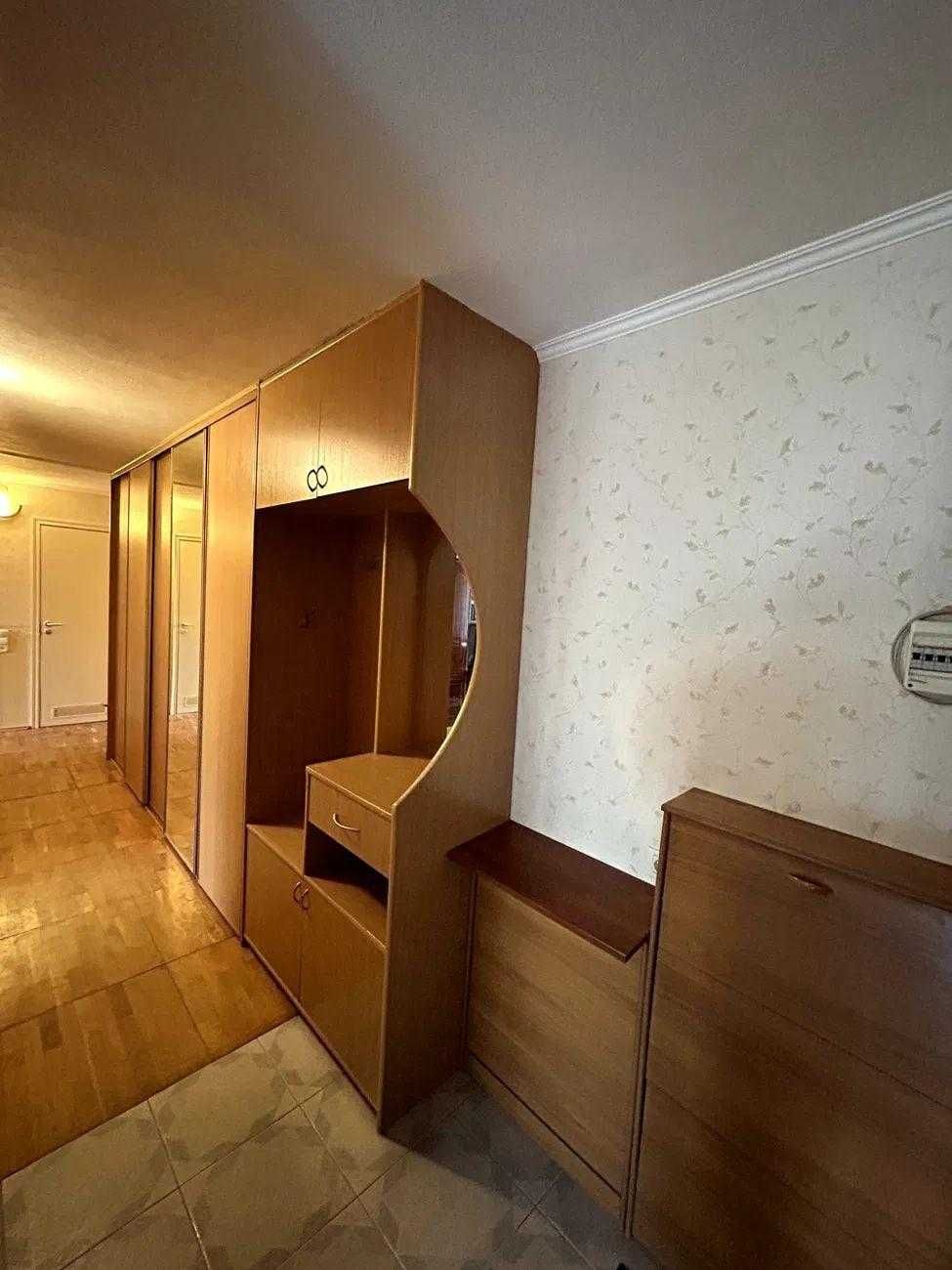 Продаж 3к Київ вул. Теремківська 8