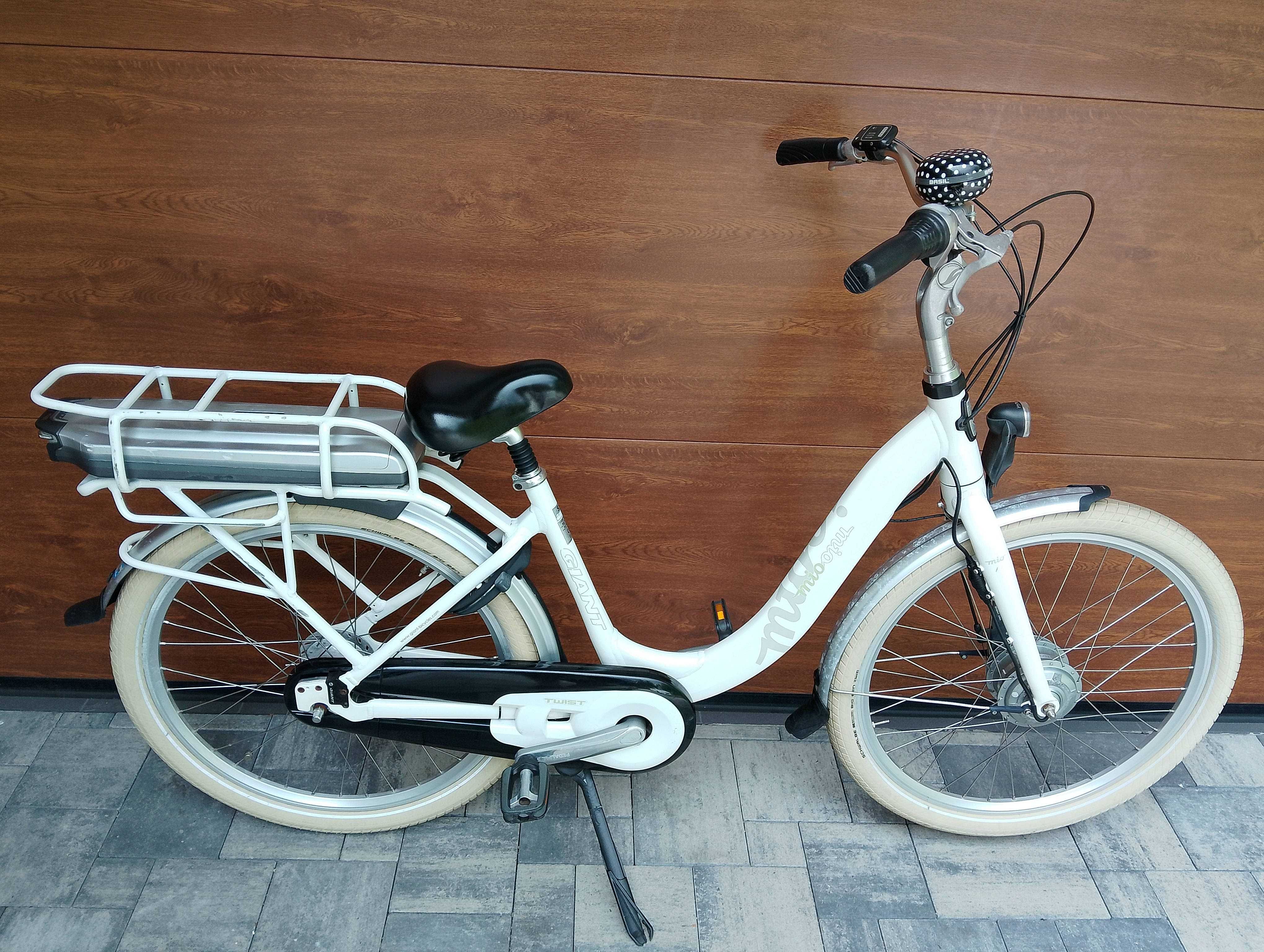 rower elektryczny Giant Mio niska rama koła 26" 36 V super stan