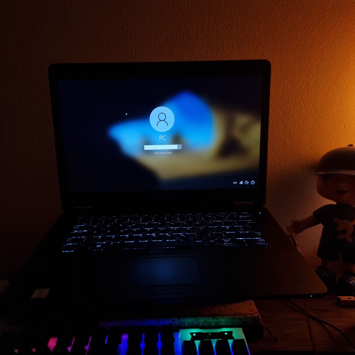 COMPUTADOR PORTÁTIL DELL 8G DDR4, I5 6TH, armazenamento ssd.