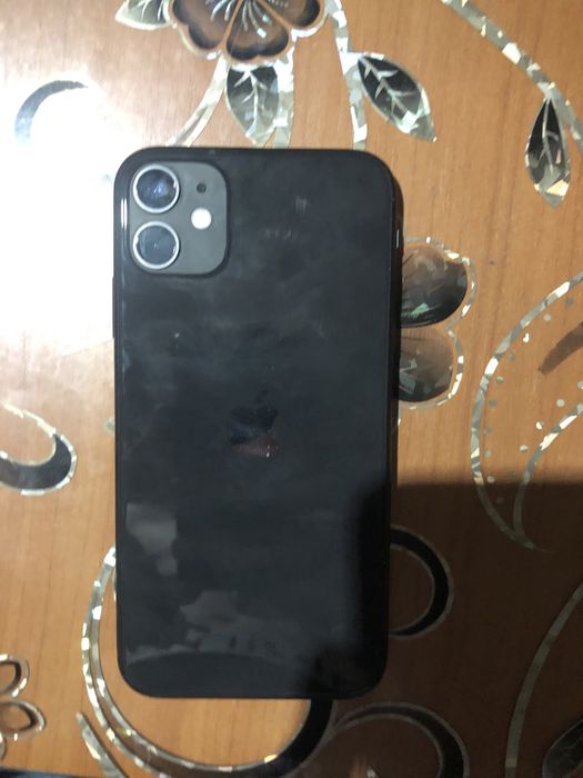 Iphone 11 чорного кольору