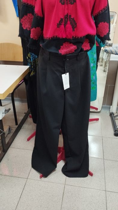 Класичні жіночі брюки.Жіночі штани.НОВІ.+ подарунок